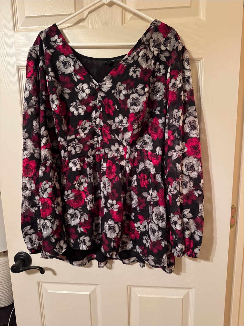 Torid Women’s Floral V-Neck Long Sleeve Top - Black with Fuchsia & White Flowers
